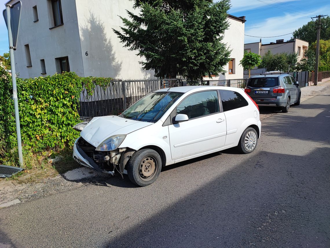 Zderzenie Mazdy i Forda na ulicy Łanowej