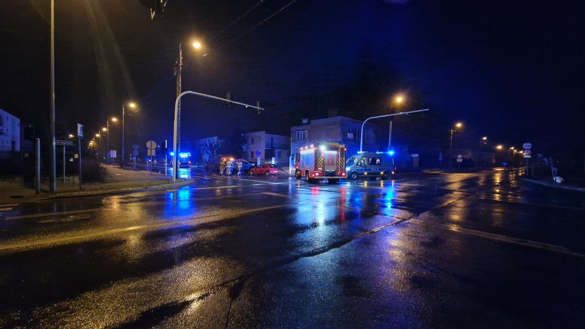 Zderzenie pojazdów na skrzyżowaniu ul. Wiejskiej i Zgodnej