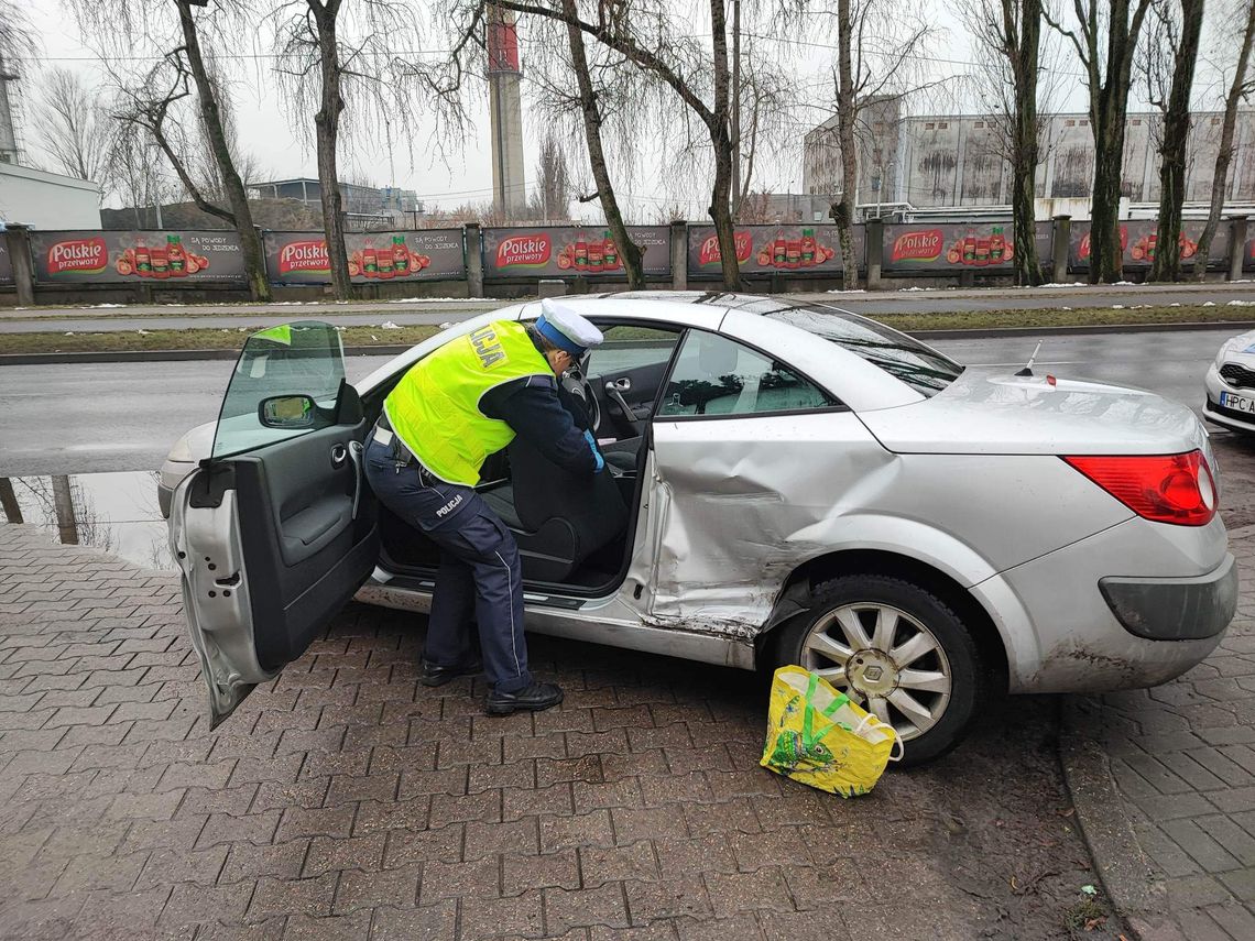 Zderzenie pojazdów na ul. Wienieckiej. Nieoficjalnie: kierowca uciekł z miejsca zdarzenia 