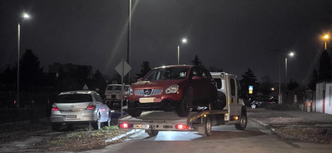 Zderzenie pojazdów na ulicy Płowieckiej. 44-latka wymusiła pierwszeństwo