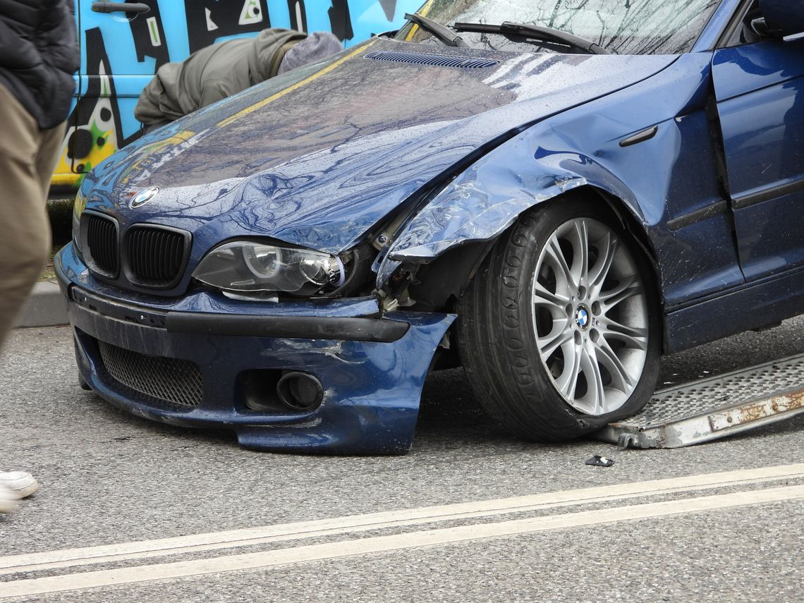 Zderzenie trzech aut na ul. Wienieckiej. Jedna osoba trafiła do szpitala Zderzenie trzech aut na ul. Wienieckiej. Jedna osoba trafiła do szpitala