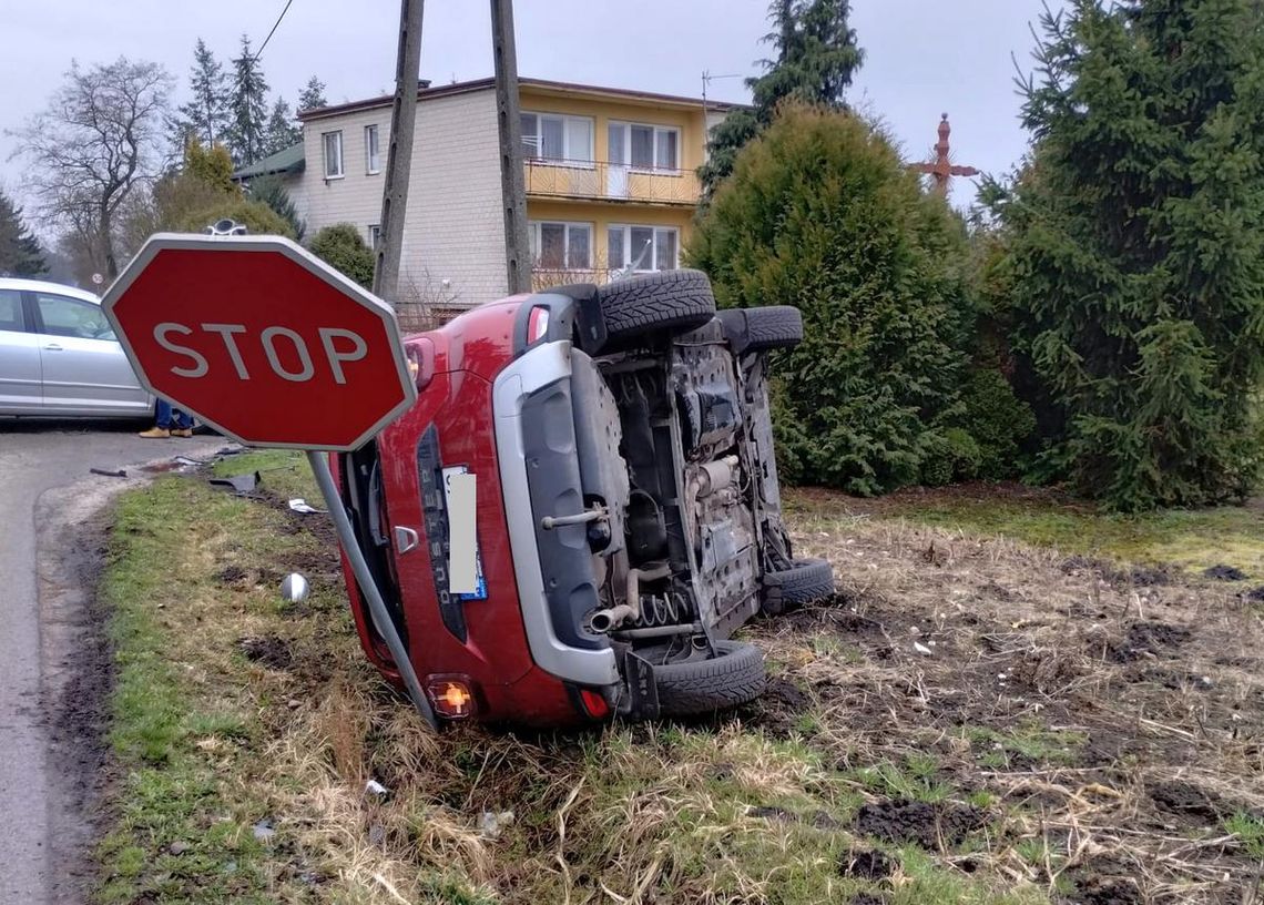 Zlekceważyła znak STOP, doprowadziła do kolizji i straciła prawo jazdy