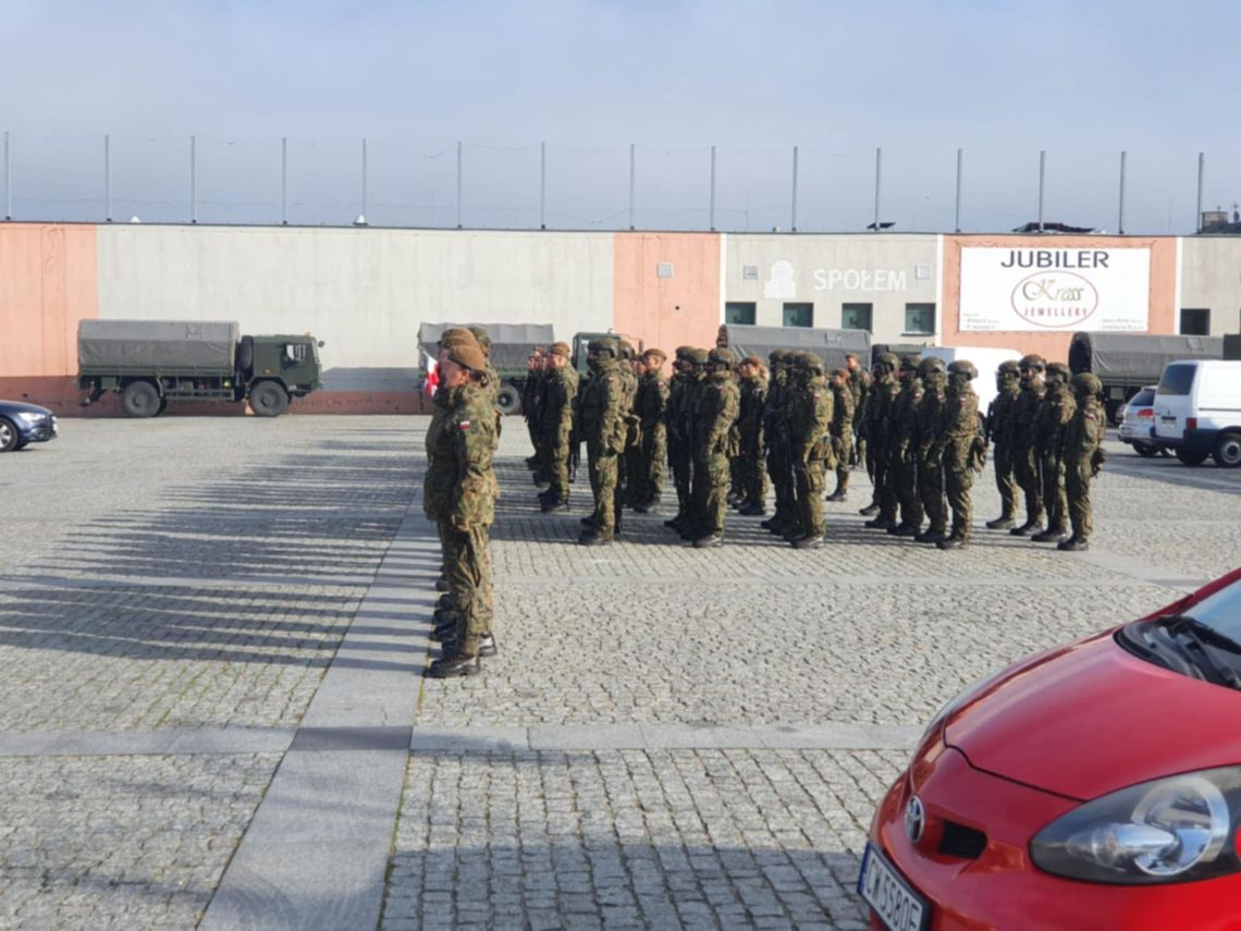 Żołnierze WOT złożą przysięgę we Włocławku. Parking na Zielonym Rynku jest zamknięty