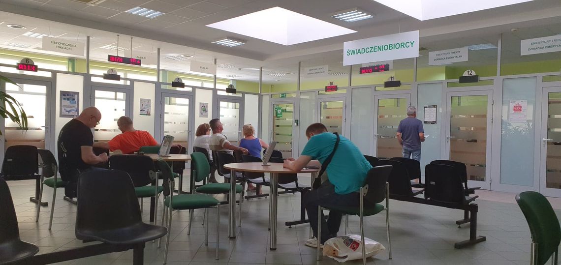 ZUS: "Zmiany w wysokości progu podatkowego. Skorzystają emeryci i renciści"