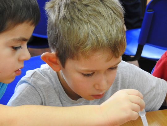 Zajęcia edukacyjne dla dzieci "Eksperymenty są super!" 