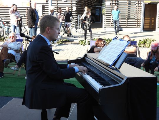 "Pianino na ulicy" recital Jacka Szczepańskiego